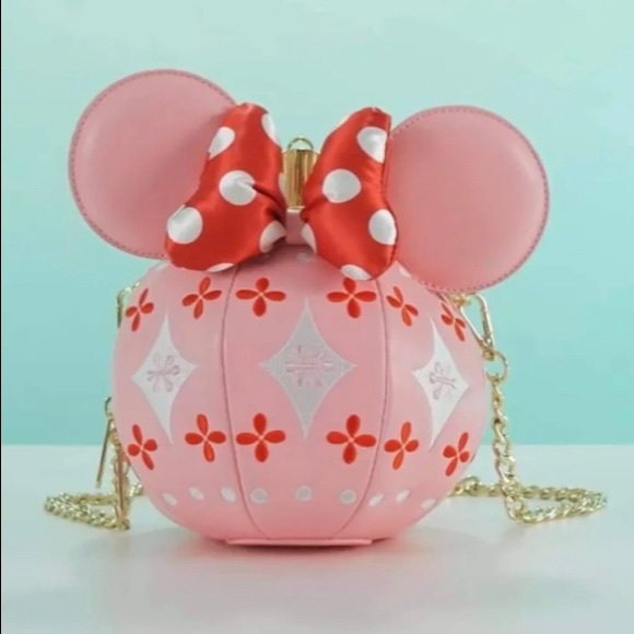 24HR DROP ⬇️ LF Stitch Shoppe Minnie Mouse Ornament crossbody & pin included - Picture 6 of 8